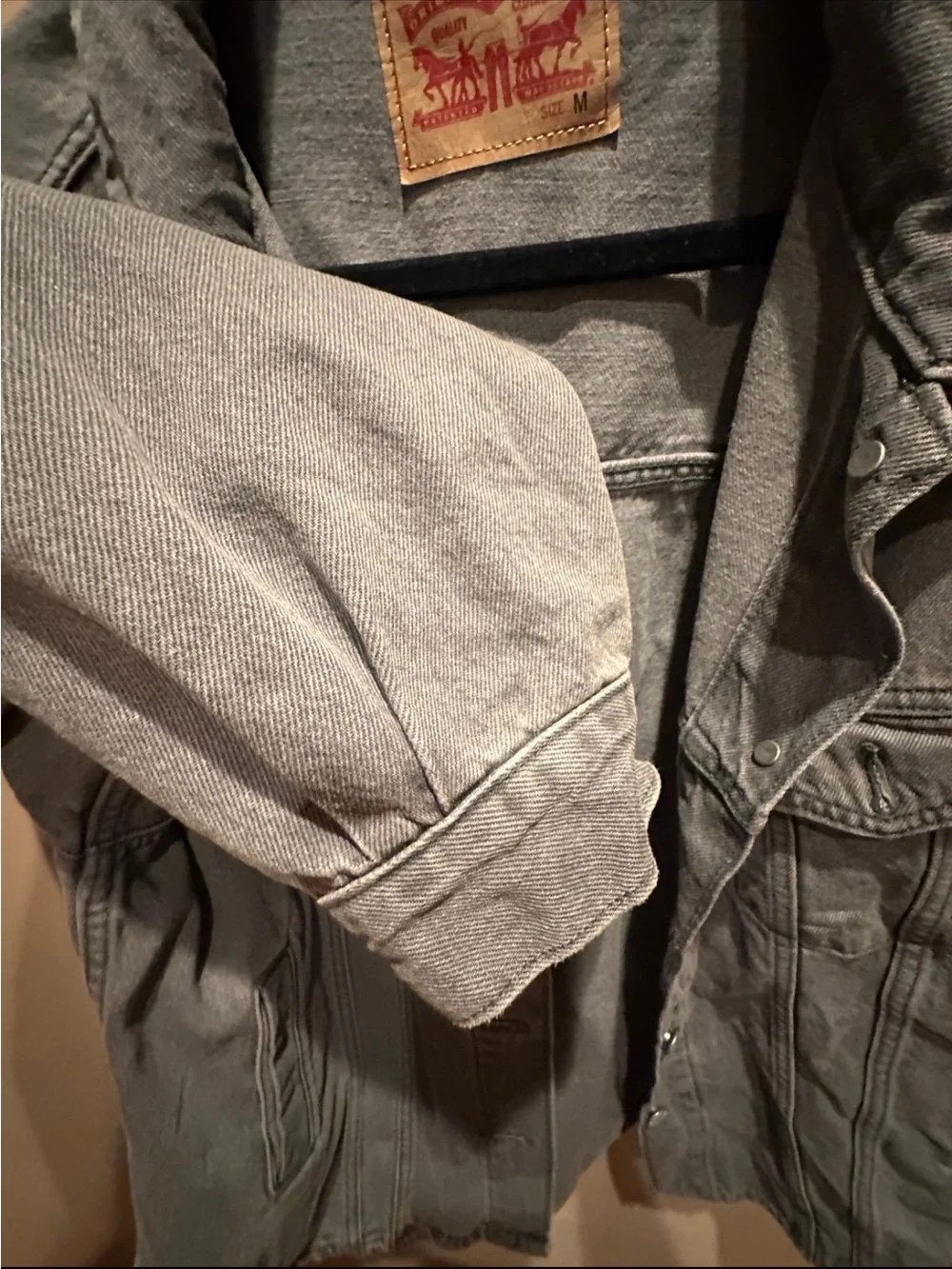 Levi's Vintage Fit Trucker Jacket in Faded Grey Denim - Men's Size Medium